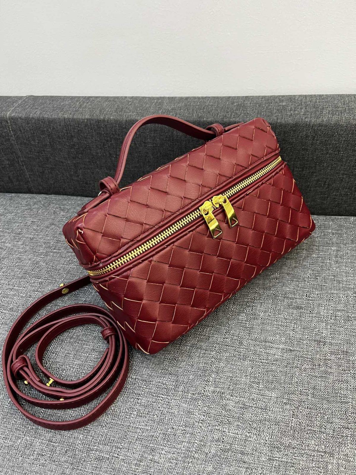Bottega Veneta Vanity Case Shoulder Bags 24*13*6cm - Image 5