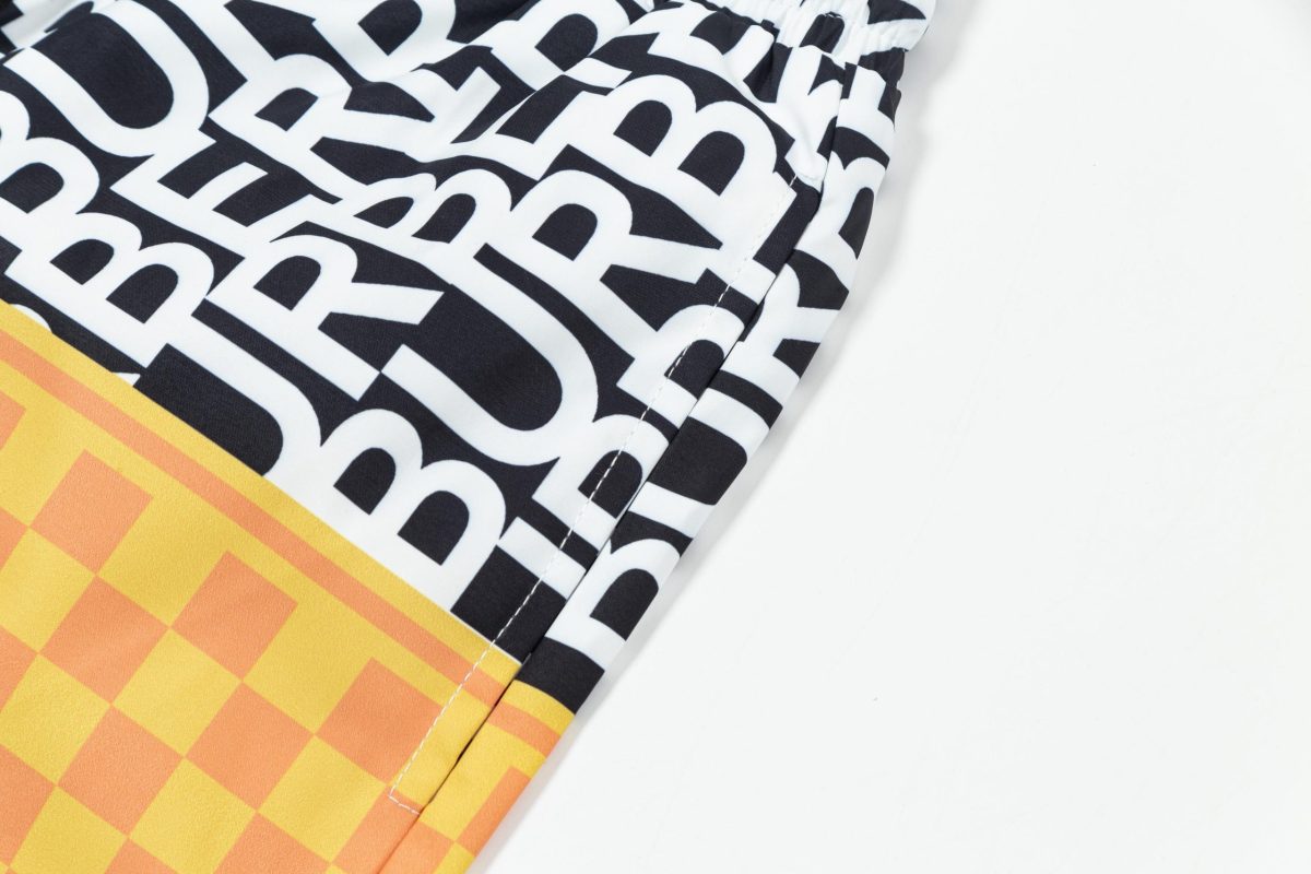 Burberry Beach Pants Size M-XXXL - Image 5