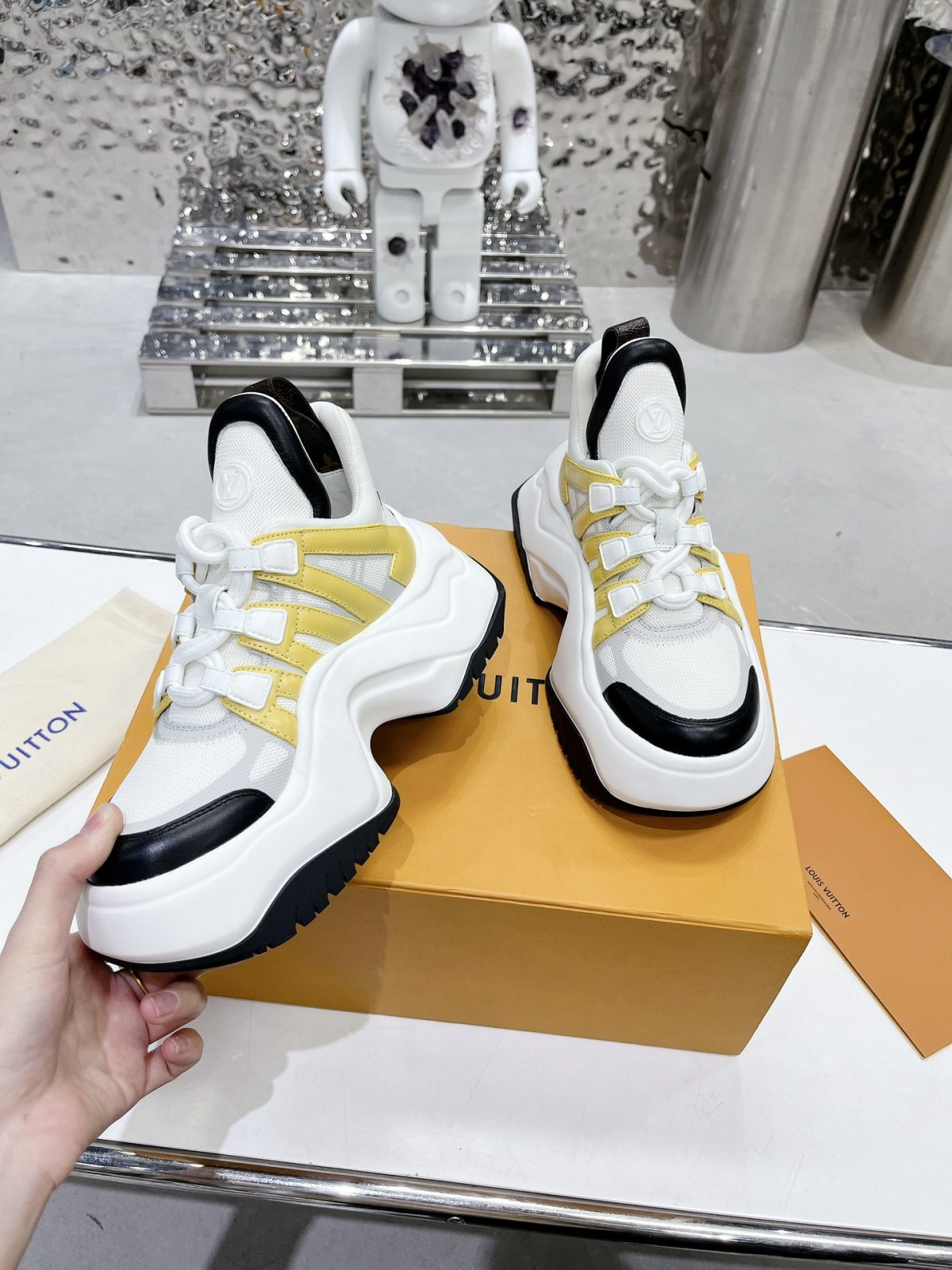 Louis Vuitton Cruise23 Archlight 2.0 Sneaker Size 36-41 - Image 5