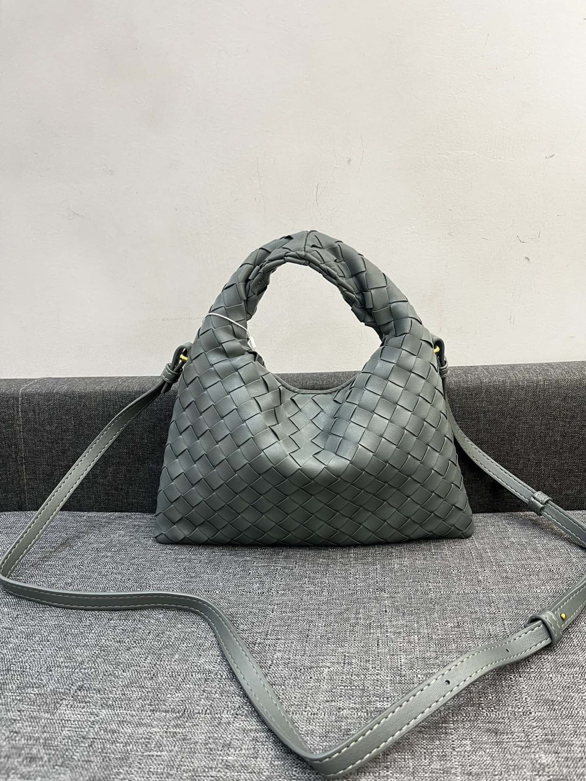 Bottega Veneta HO Shoulder Bags 28*17cm - Image 2