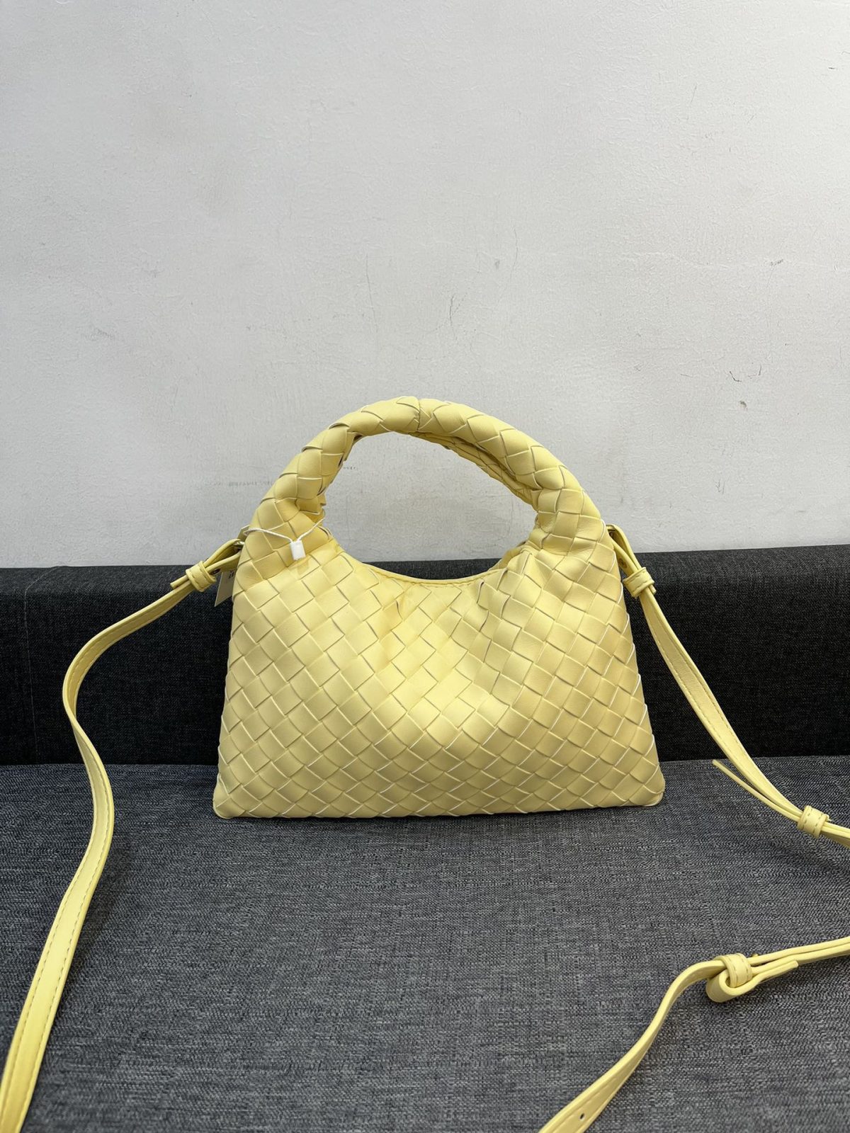 Bottega Veneta HO Shoulder Bags 28*17cm - Image 4