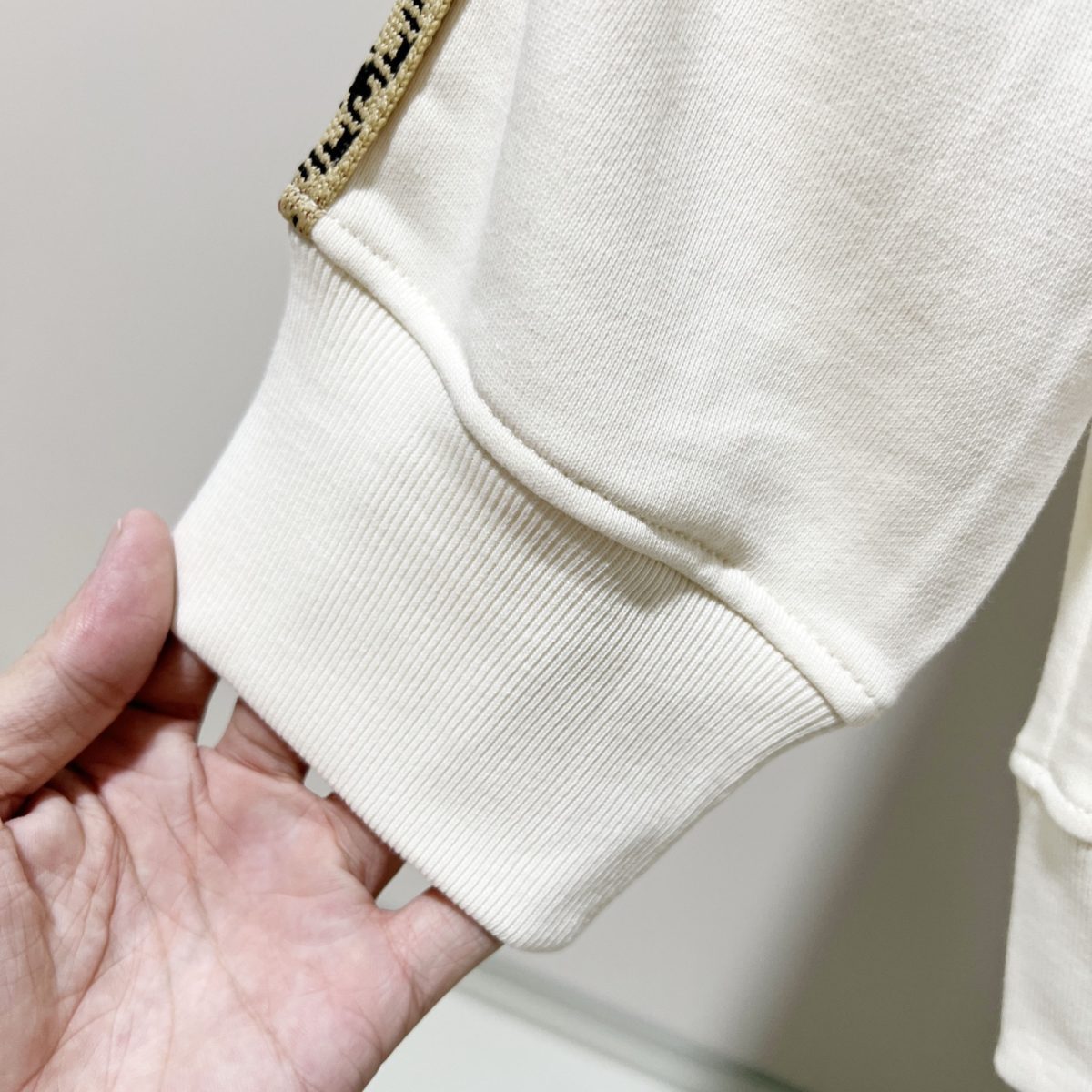Burberry Unisex Sweatshirt Size S-XL - Image 7