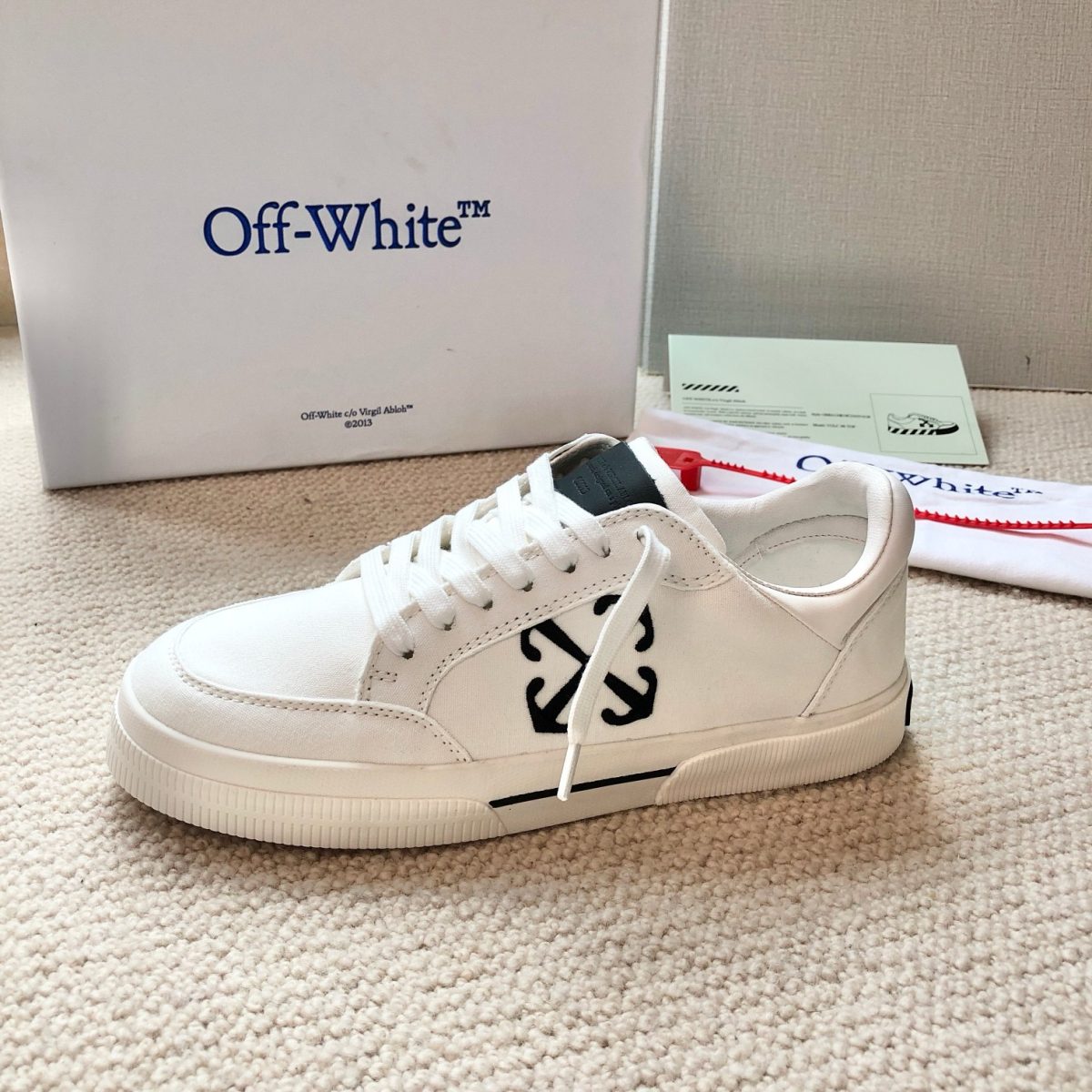 OFF White 2024ss New Low Vulcanized Sneaker Size 36-45 - Image 1