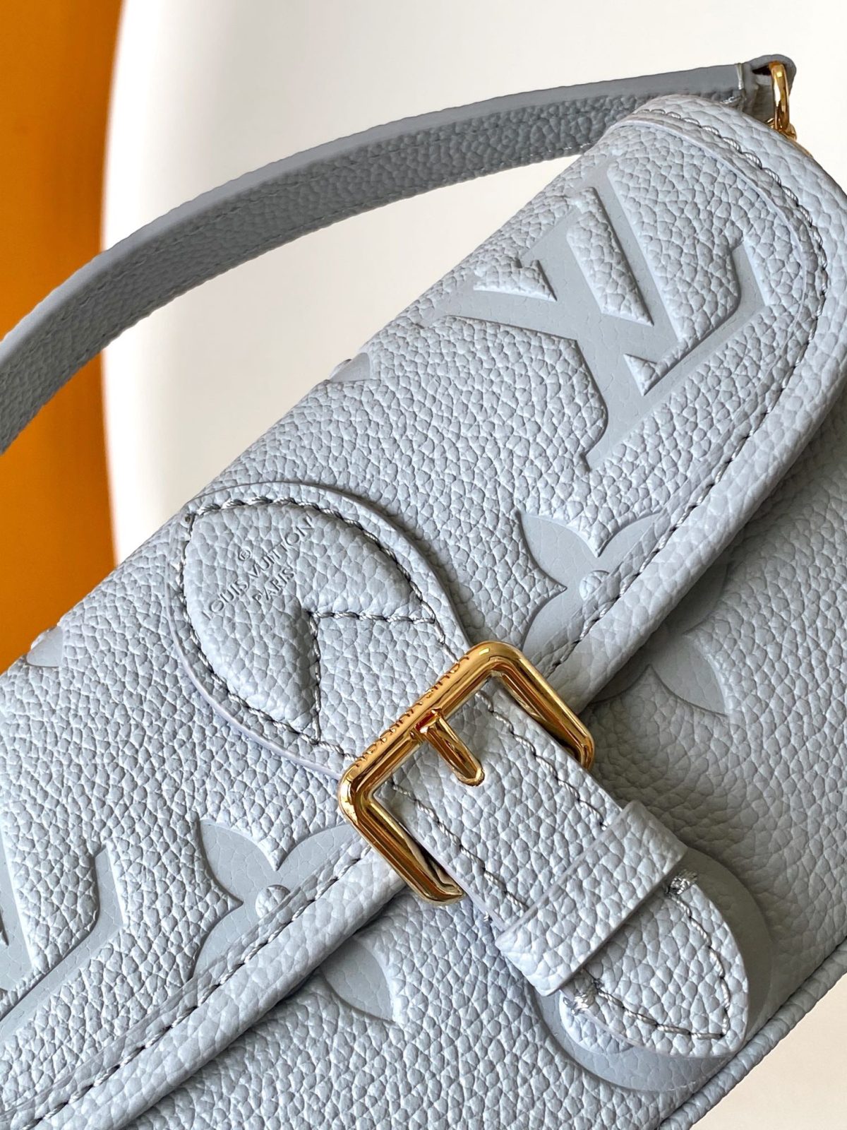 Louis Vuitton M83592 Nano Diane Women Shoulder Bags Size 19*10.5*6cm - Image 5