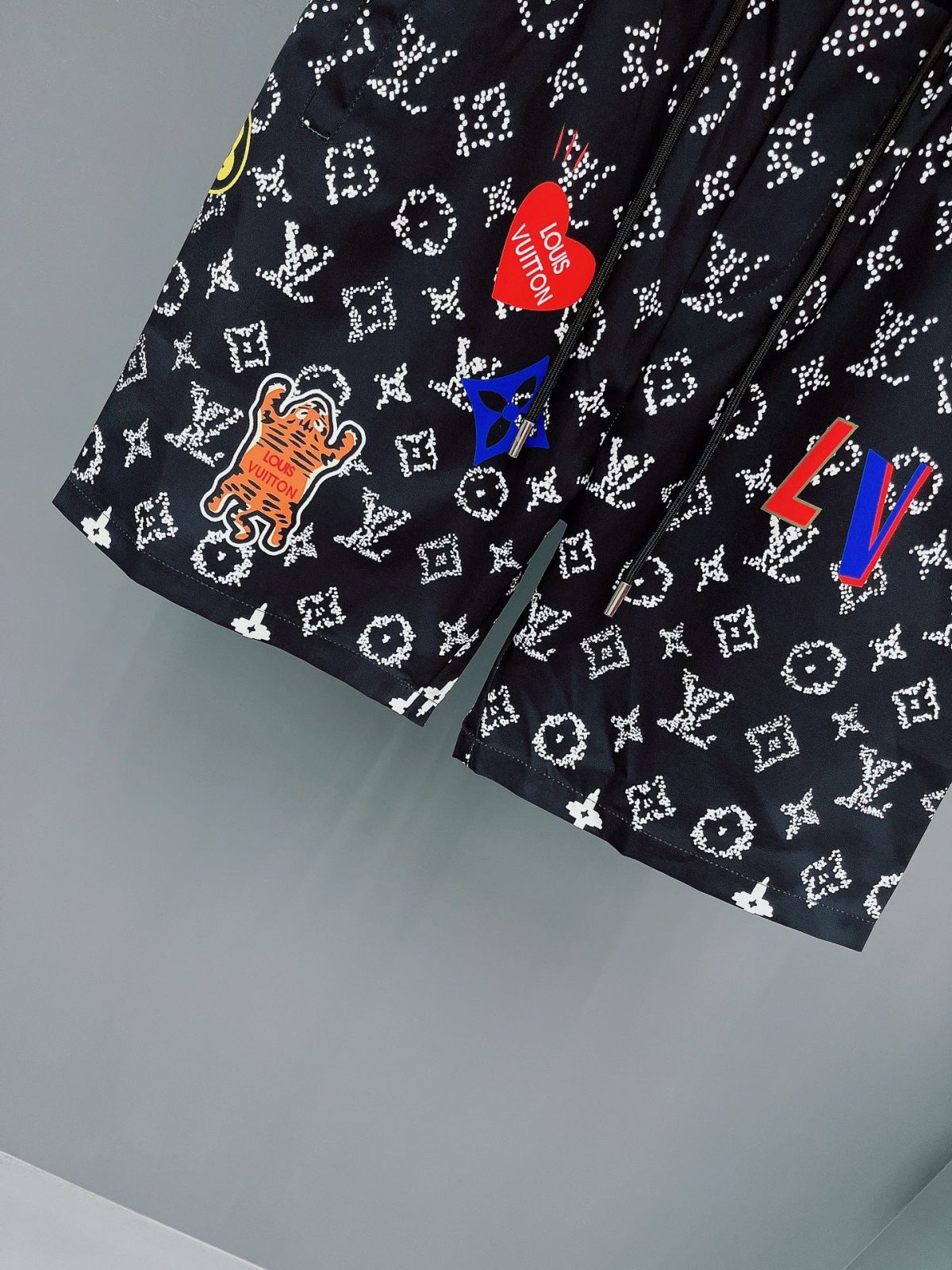 Louis Vuitton Beach Pants Size M-XXXL - Image 7