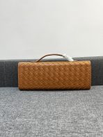 Bottega Veneta Andiamo Clutch 30*13*4cm - Image 2