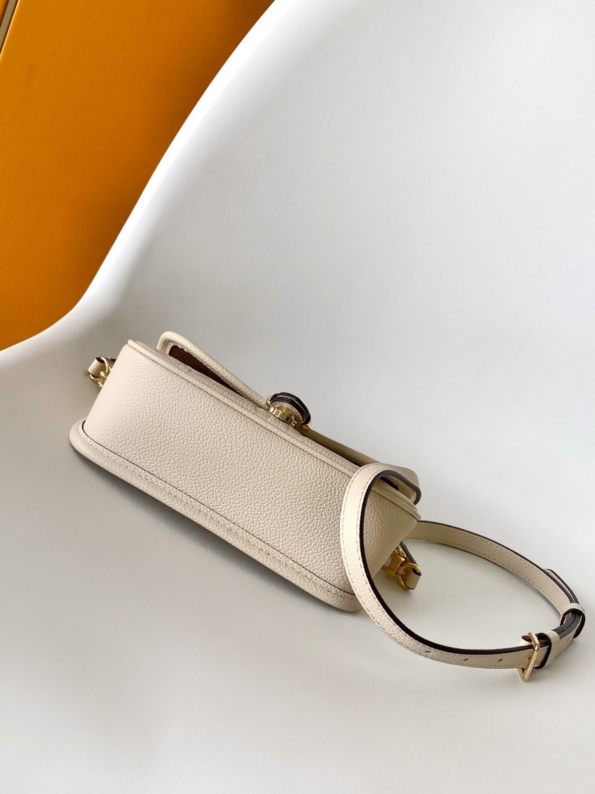 Louis Vuitton M83566 Nano Diane Women Shoulder Bags Size 19*10.5*6cm - Image 4