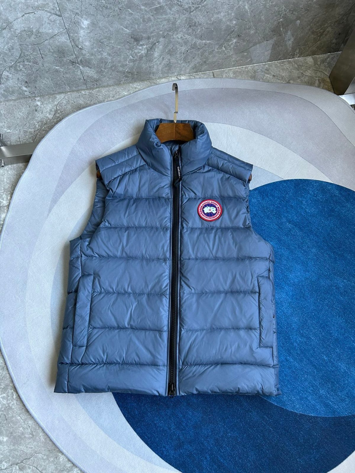 Canada Goose E2229 Crofton Vest-WD Men Winter Vest Size S-XXL - Image 3