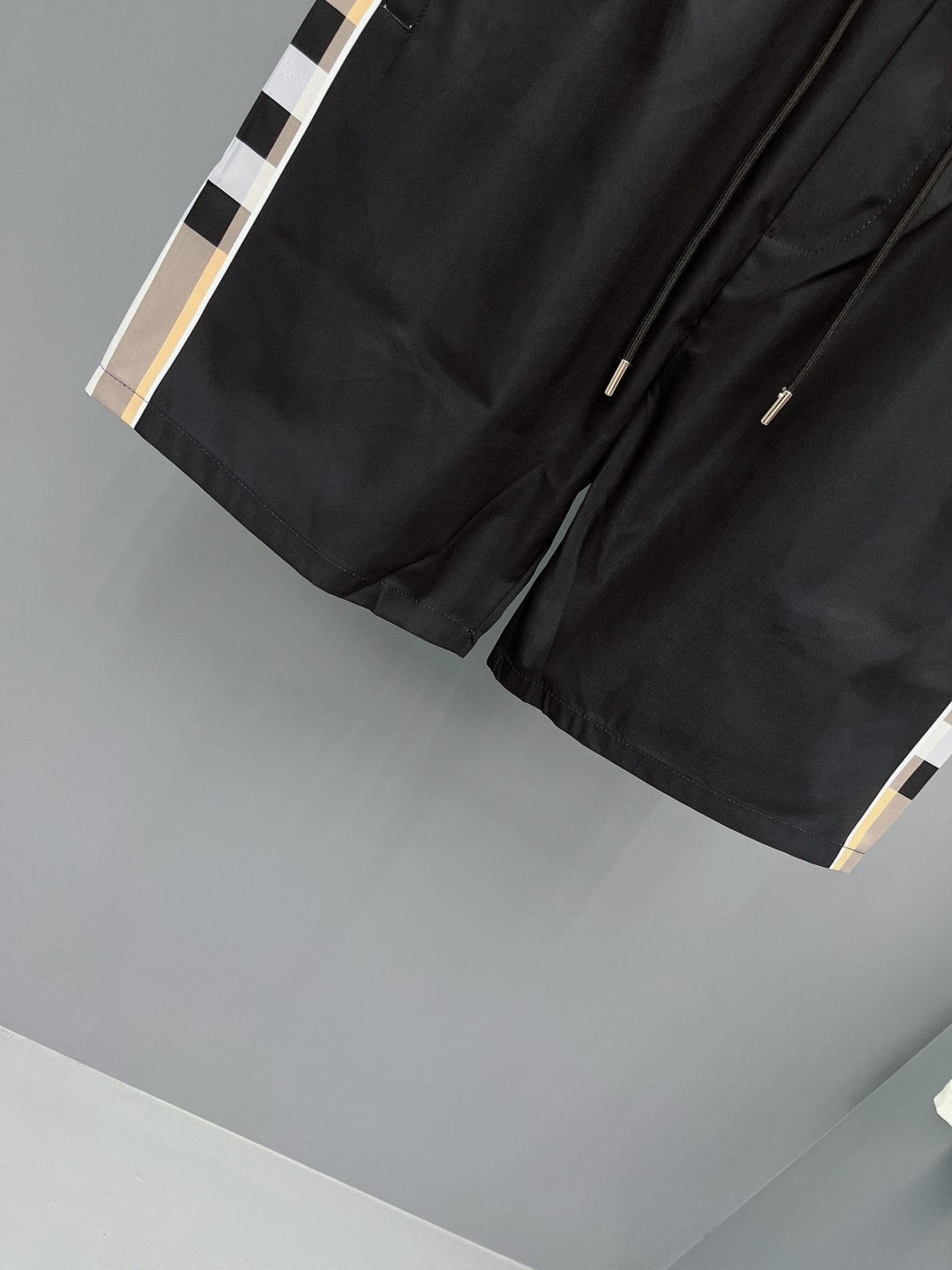 Burberry Beach Pants Size M-XXXL - Image 7