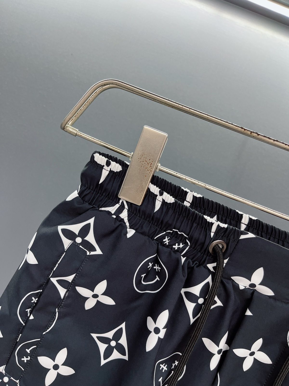 Louis Vuitton Beach Pants Size M-XXXL - Image 4
