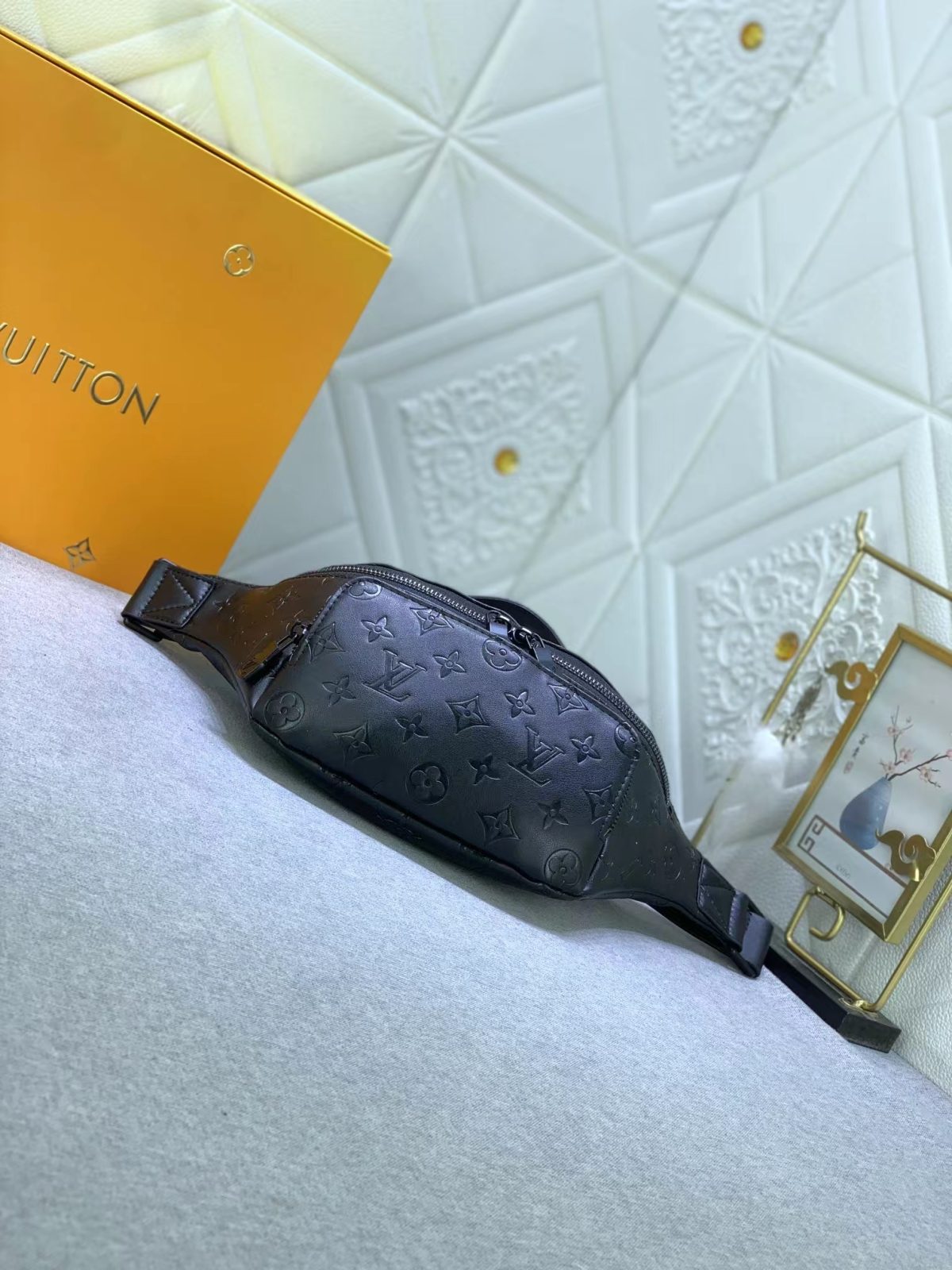 Louis Vuitton Rush Monogram Shadow Men Bags Size 30*15*8cm - Image 4