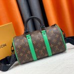 Louis Vuitton Keepall Bandoulière 25 Bags for Men - Image 4
