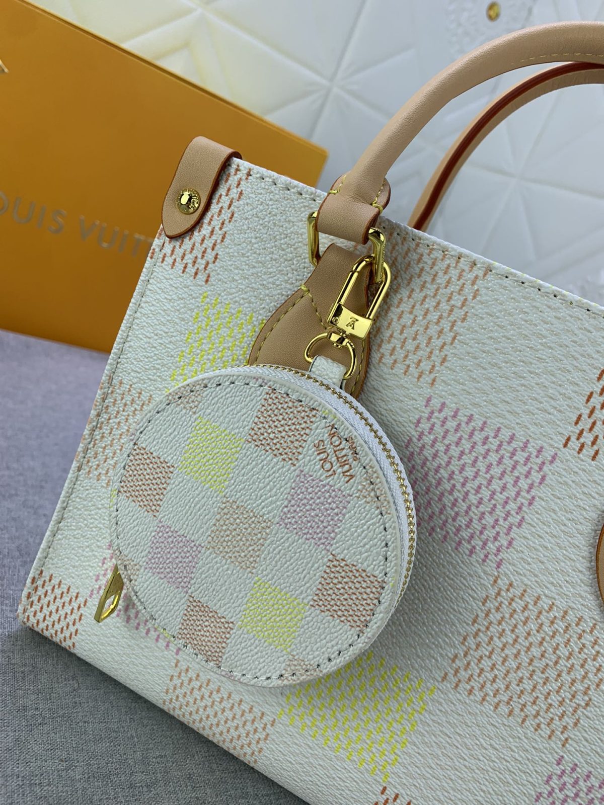 Louis Vuitton M46373 OnTheGo Shoulder Bags Size 25*19*11cm - Image 5