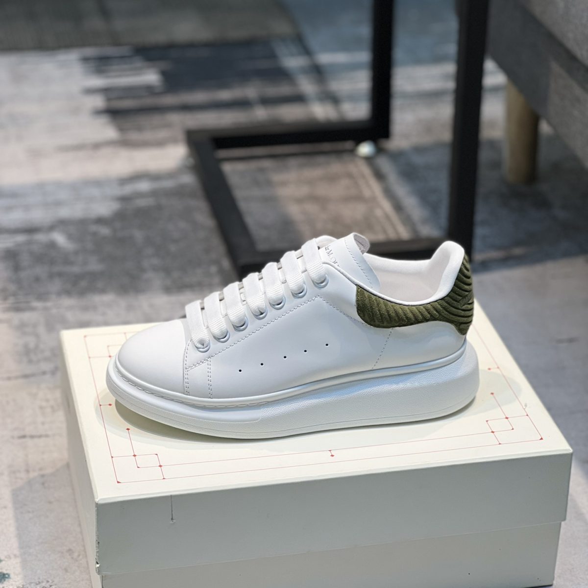 Alexander McQueen Men's/Women Sneakers Shoes Gr. 36 - 46 - Image 1
