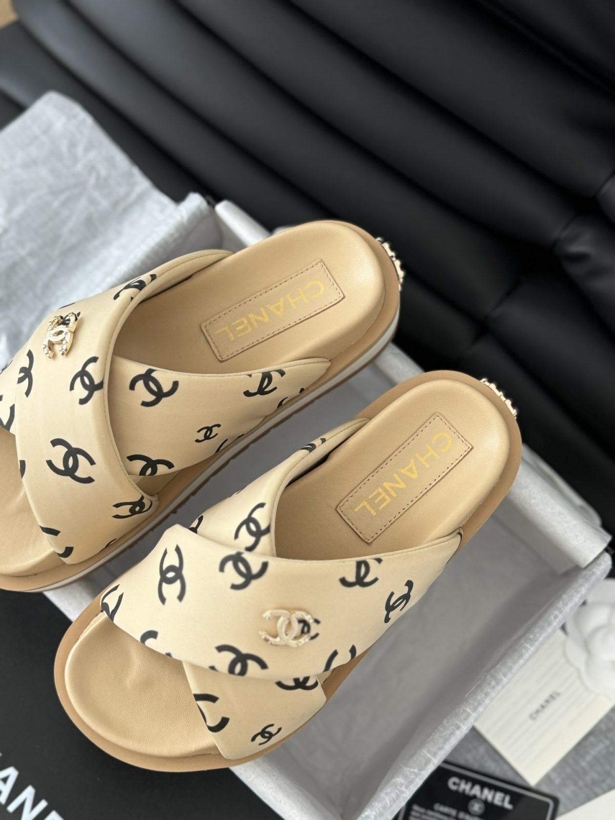 Chanel 2024 New Slippers Size 36-41 - Image 4