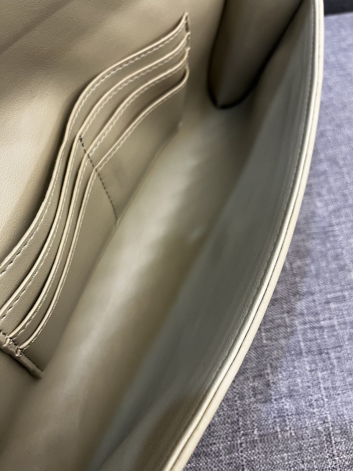 Bottega Veneta Andiamo Clutch 30*13*4cm - Image 8