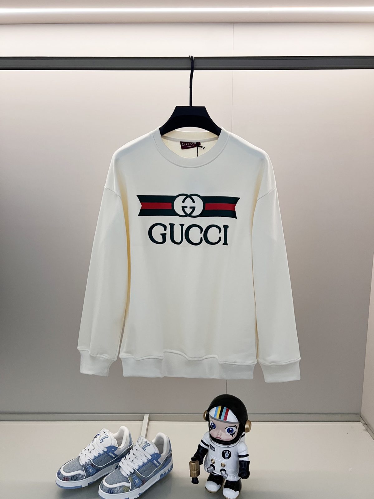 Gucci Unisex Sweatshirt Size S-XL - Image 1