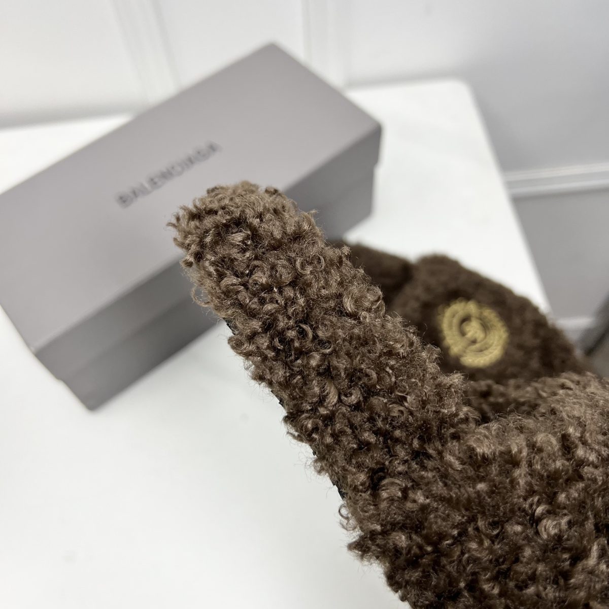 Balenciaga 23fw Women Winter Slippers Size 36-40 - Image 8