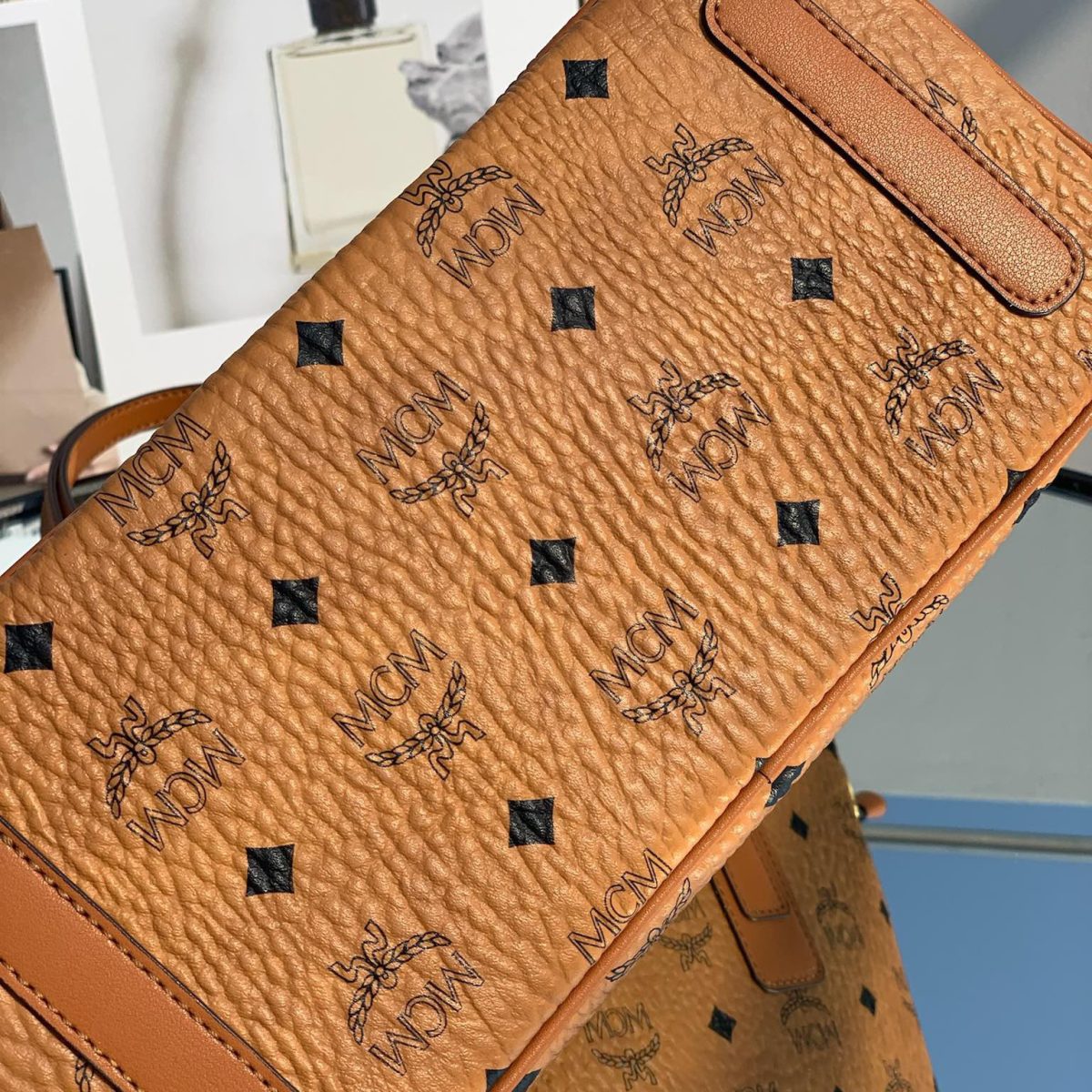 MCM Reversible Liz Shopper in Visetos Bags 37*31*25cm - Image 10
