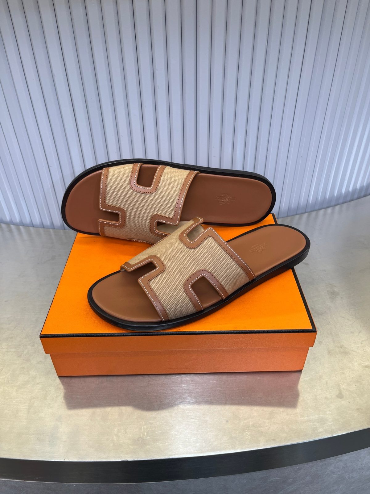 Hermes lzmir Sandals Size 40-45 - Image 3