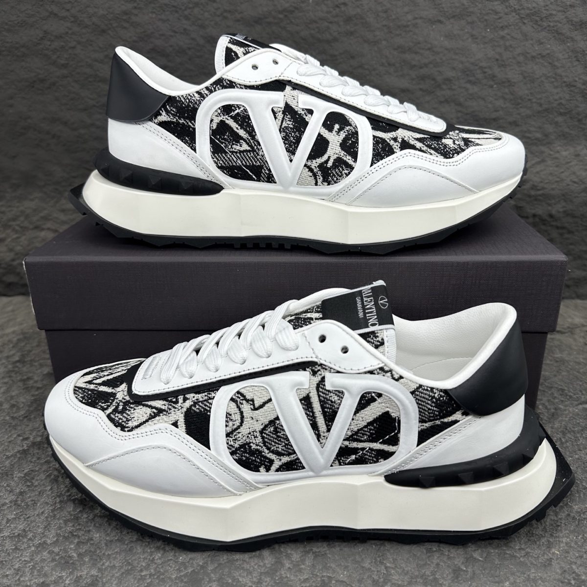 Valentino LACERUNNER Men Sneaker Size 40-46 - Image 1