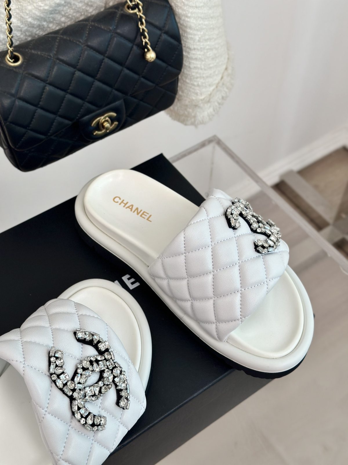 Chanel 2024 New Slippers Size 36-41 - Image 5