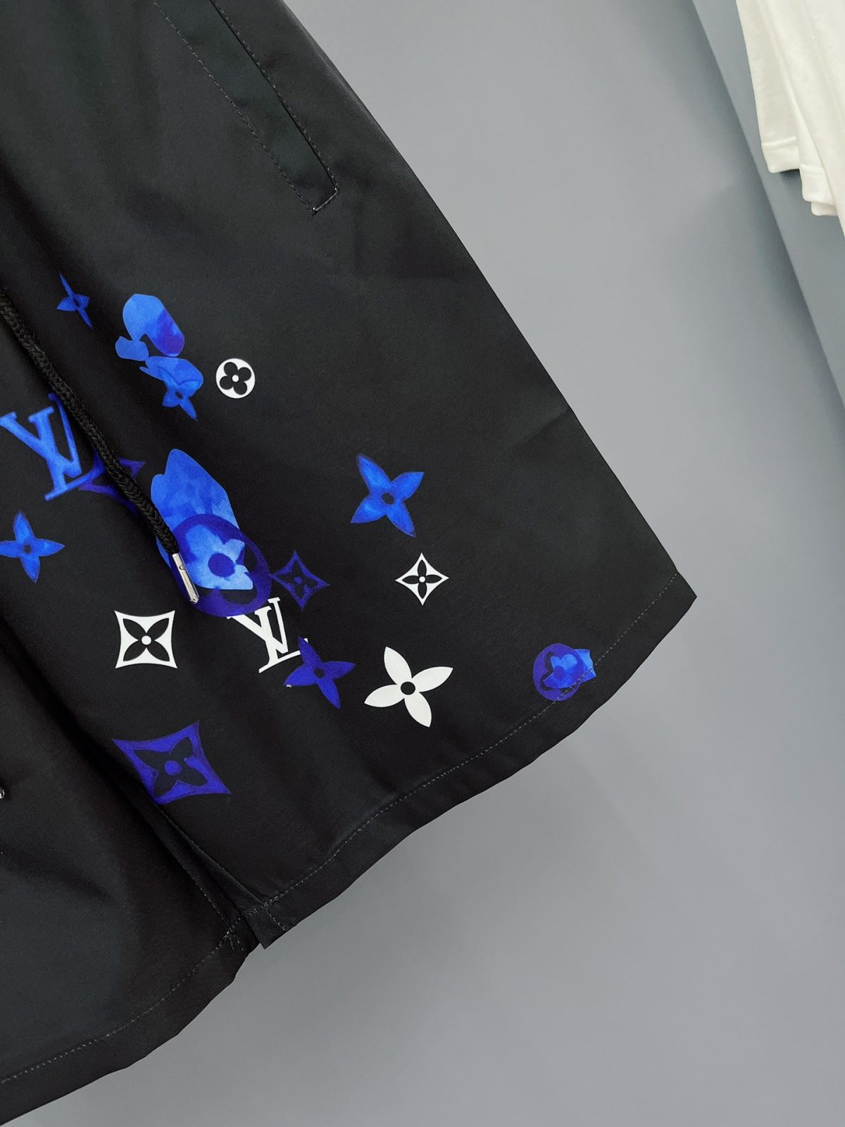 Louis Vuitton Beach Pants Size M-XXXL - Image 6