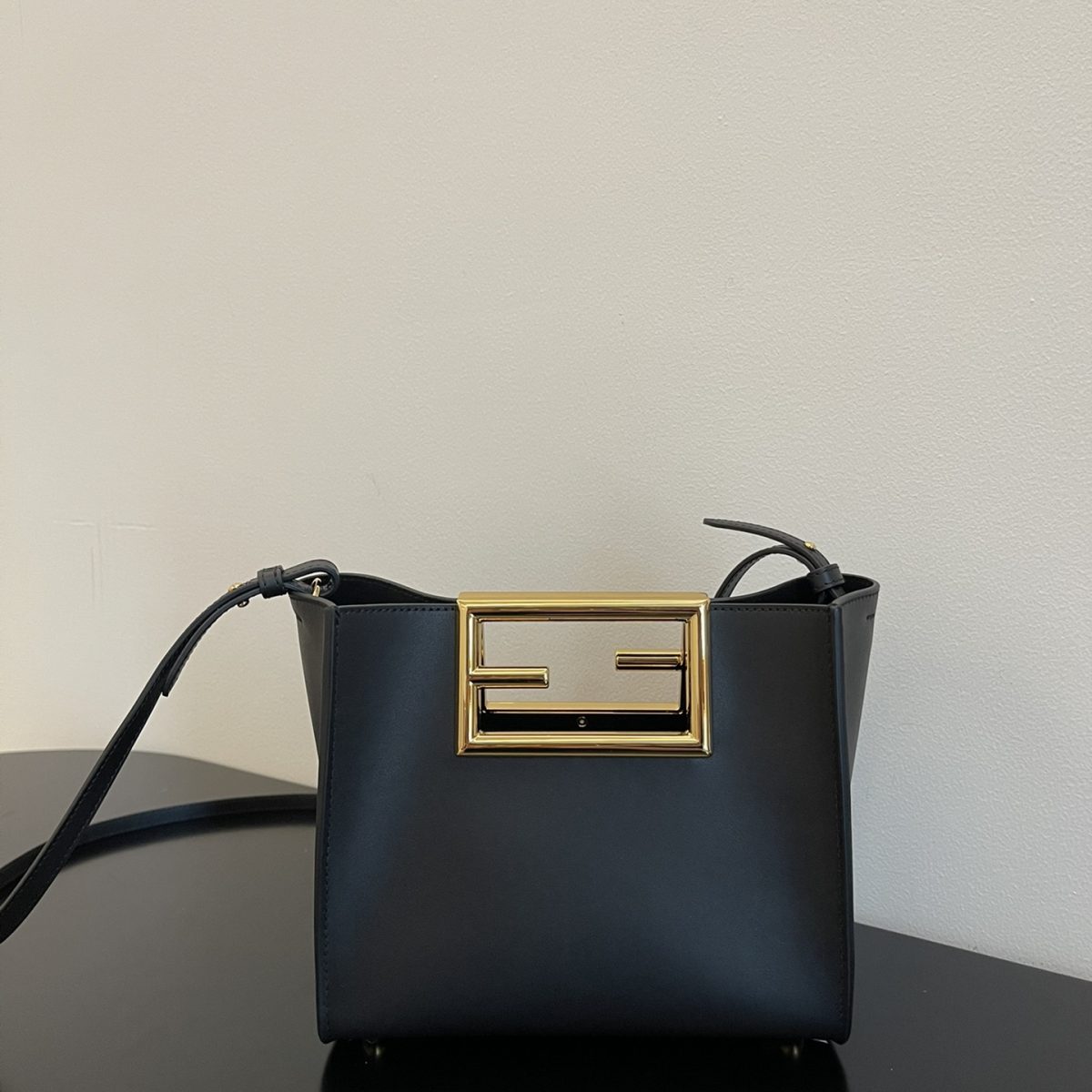Fendi New Shoulder Bags 20*17*9cm - Image 1