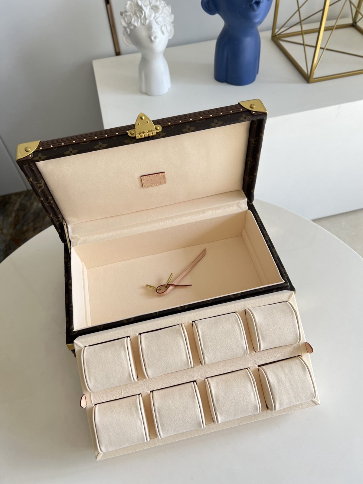 Louis Vuitton Der Garite Watch box Size 34*13*18 - Image 8