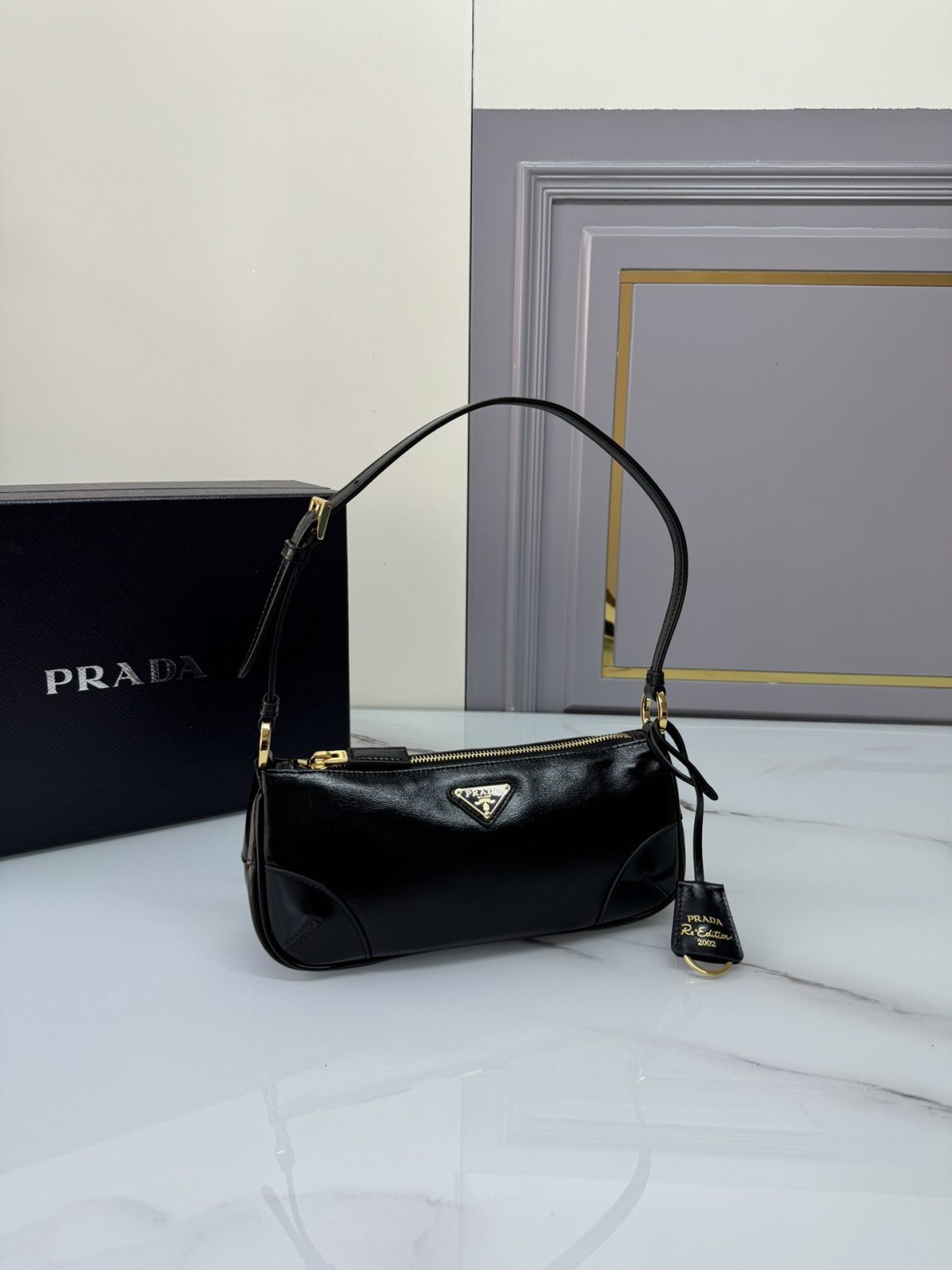 Prada 1BC201 Re-Edition 2002 Small Leather Shoulder Bags Size 23.5*10*5cm - Image 4
