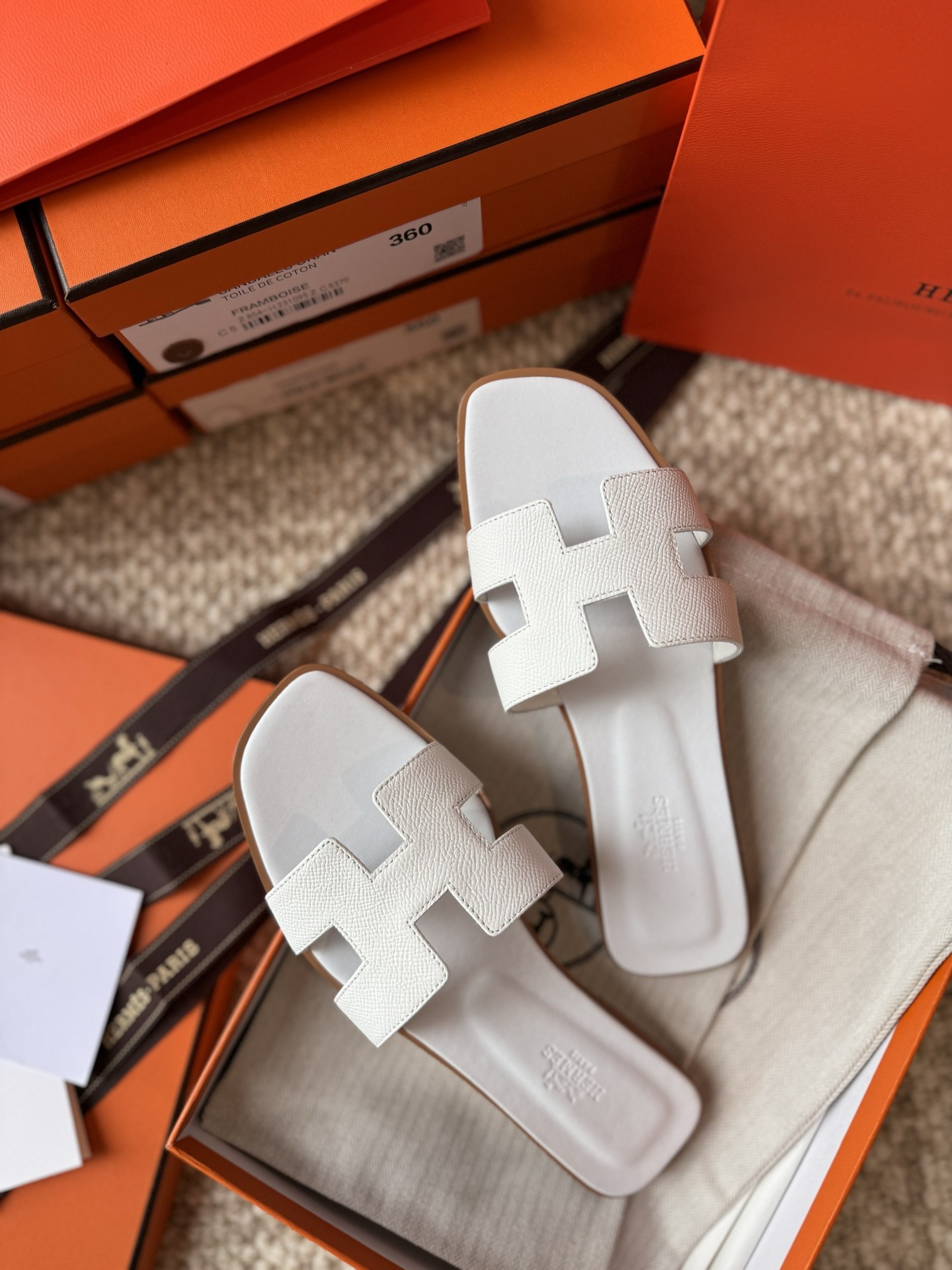 e91b06cba0217327.jpg Hermes Oran Slippers Size 36-41 - Image 4