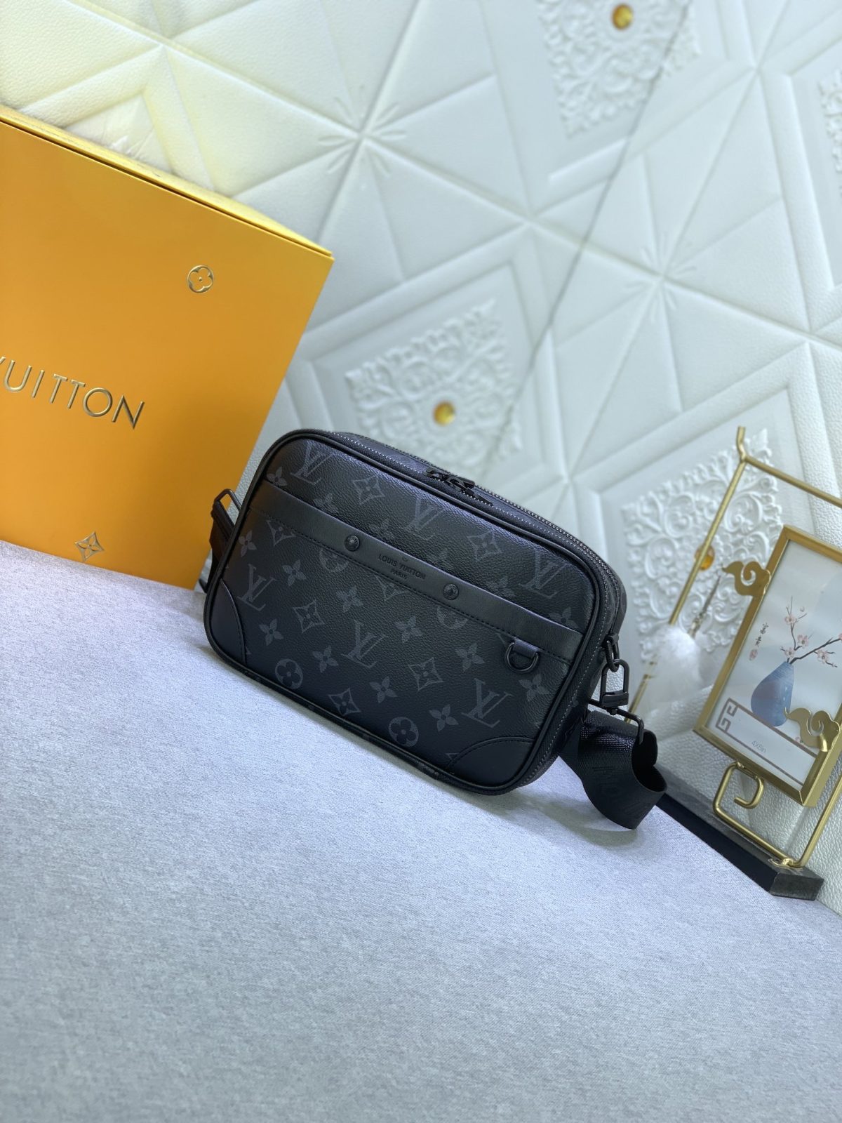 Louis Vuitton M46955 Alpha Shoulder Bags Size 11*18*6cm - Image 2