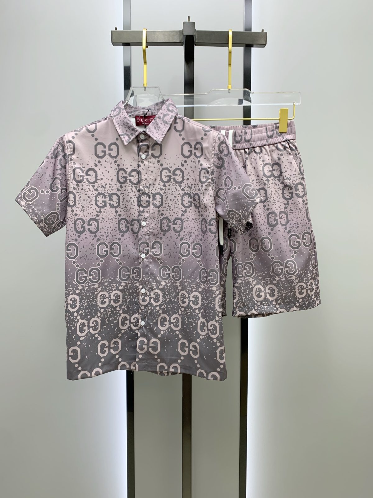 Gucci Sommeranzug Size M-XXL - Image 1