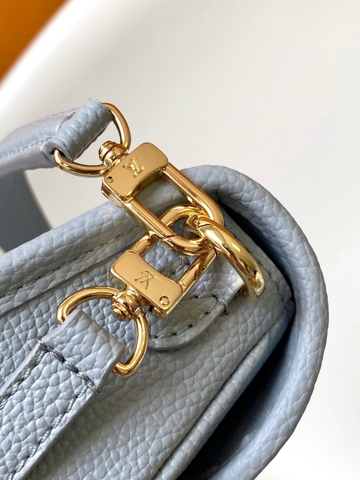 Louis Vuitton M83592 Nano Diane Women Shoulder Bags Size 19*10.5*6cm - Image 6