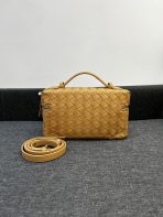 Bottega Veneta Vanity Case Shoulder Bags 24*13*6cm - Image 4