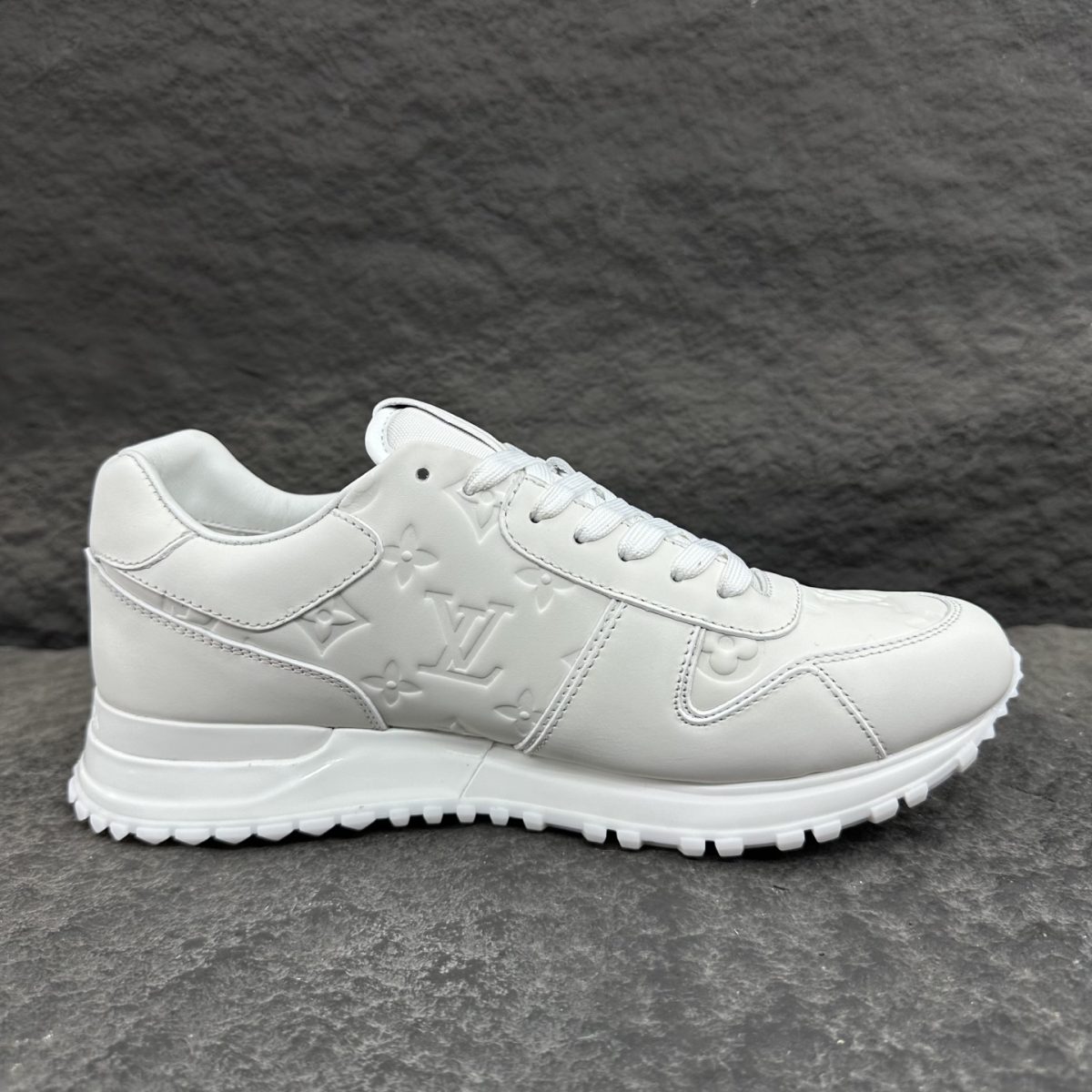Louis Vuitton Run Away Sneaker For Men Size 39-46 - Image 9