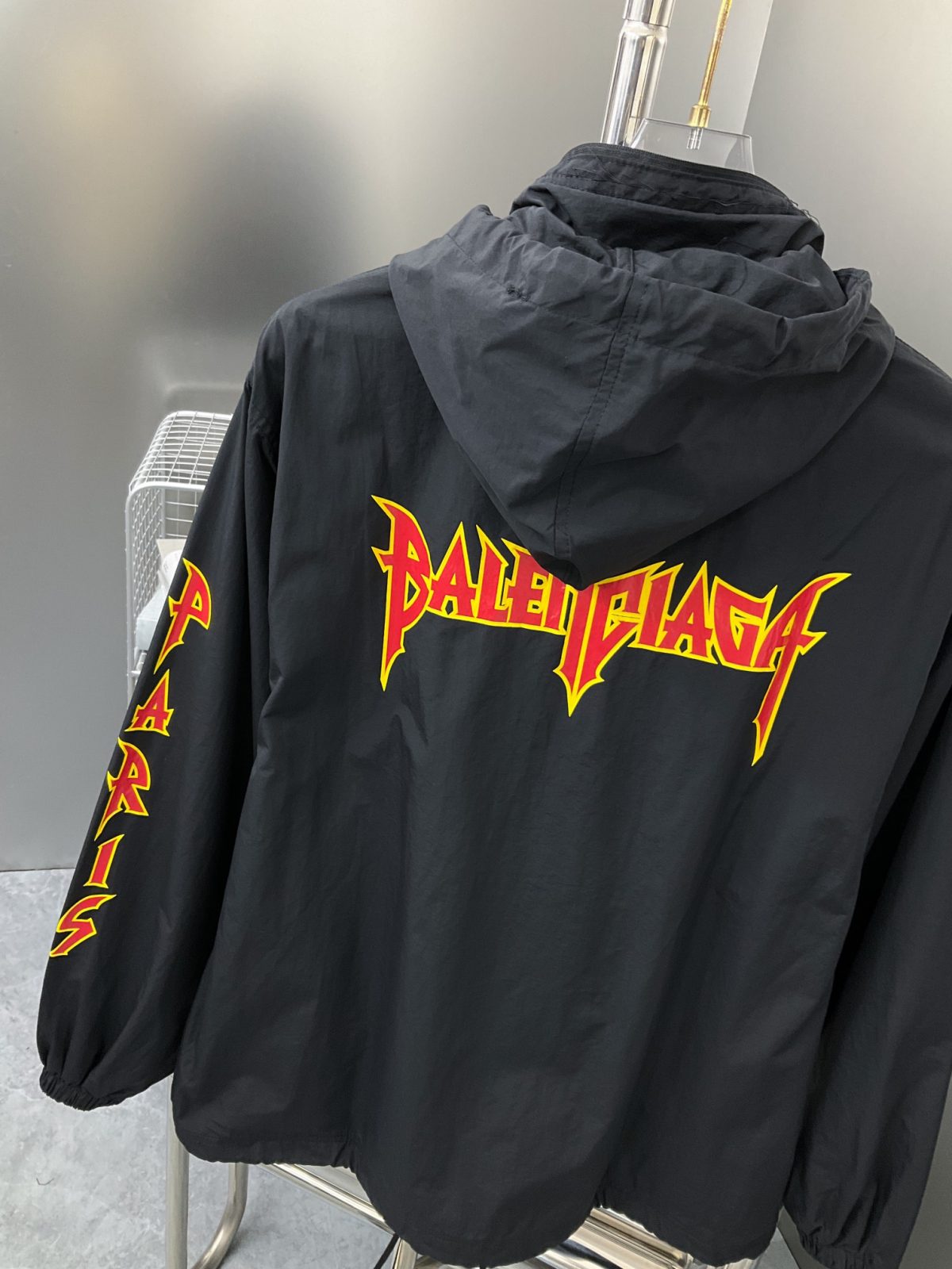 Balenciaga New Jacket Size S-XL - Image 4