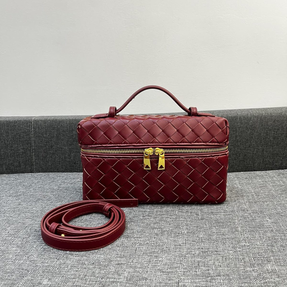 Bottega Veneta Vanity Case Shoulder Bags 24*13*6cm - Image 1