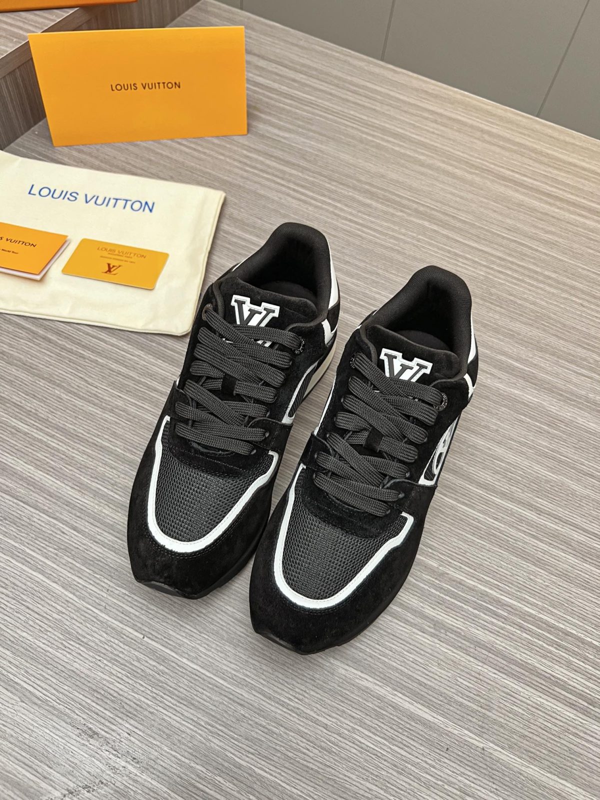 Louis Vuitton 2024ss Runaway Sneaker Size 40-46 - Image 2
