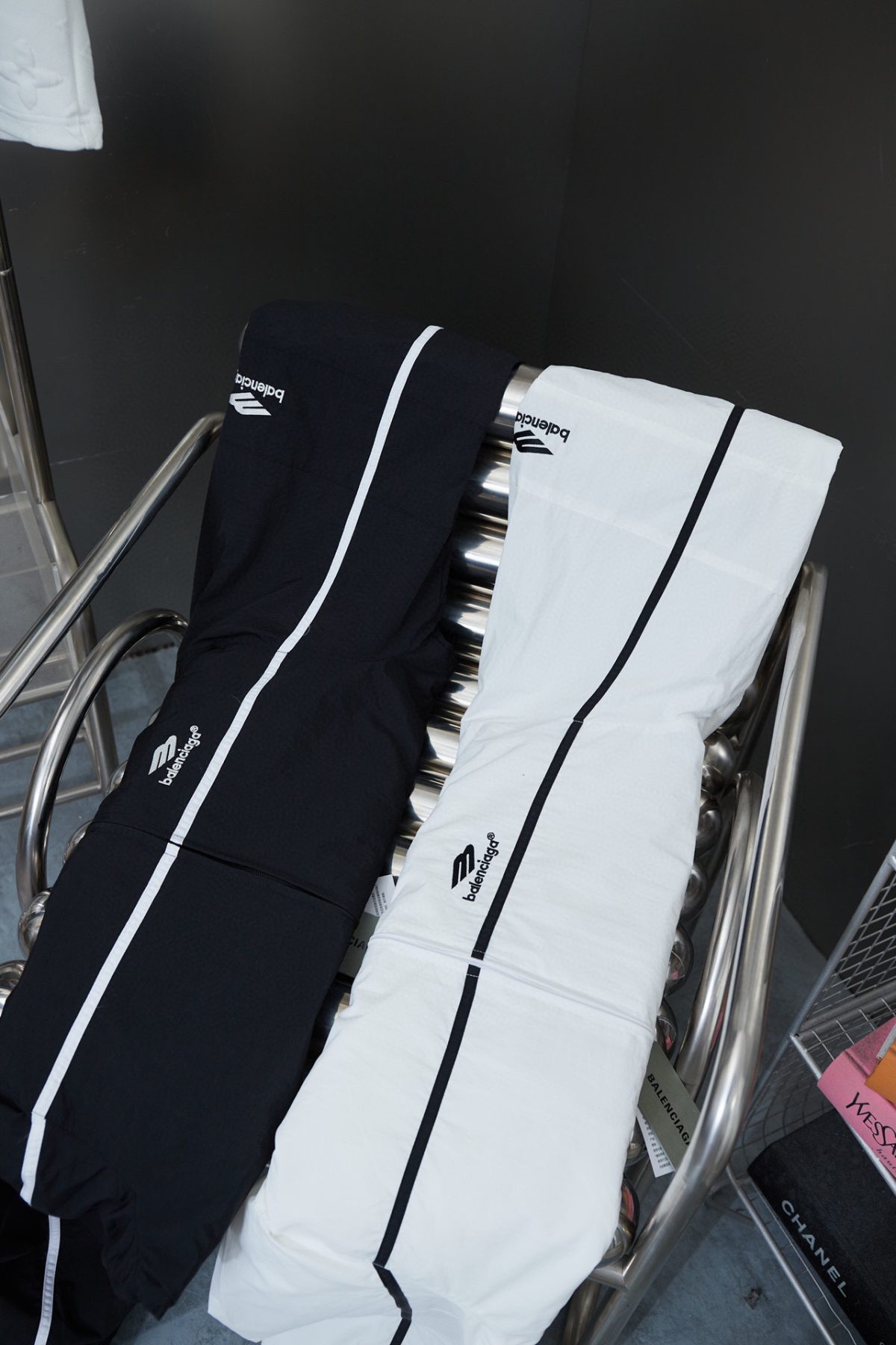 Balenciaga Waterproof jacket Size S-XL - Image 8