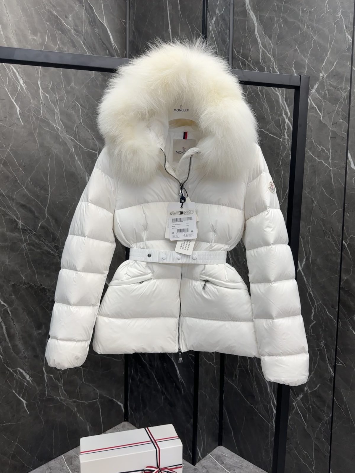 Moncler Boed Women Down Jacket Size S-XL - Image 5