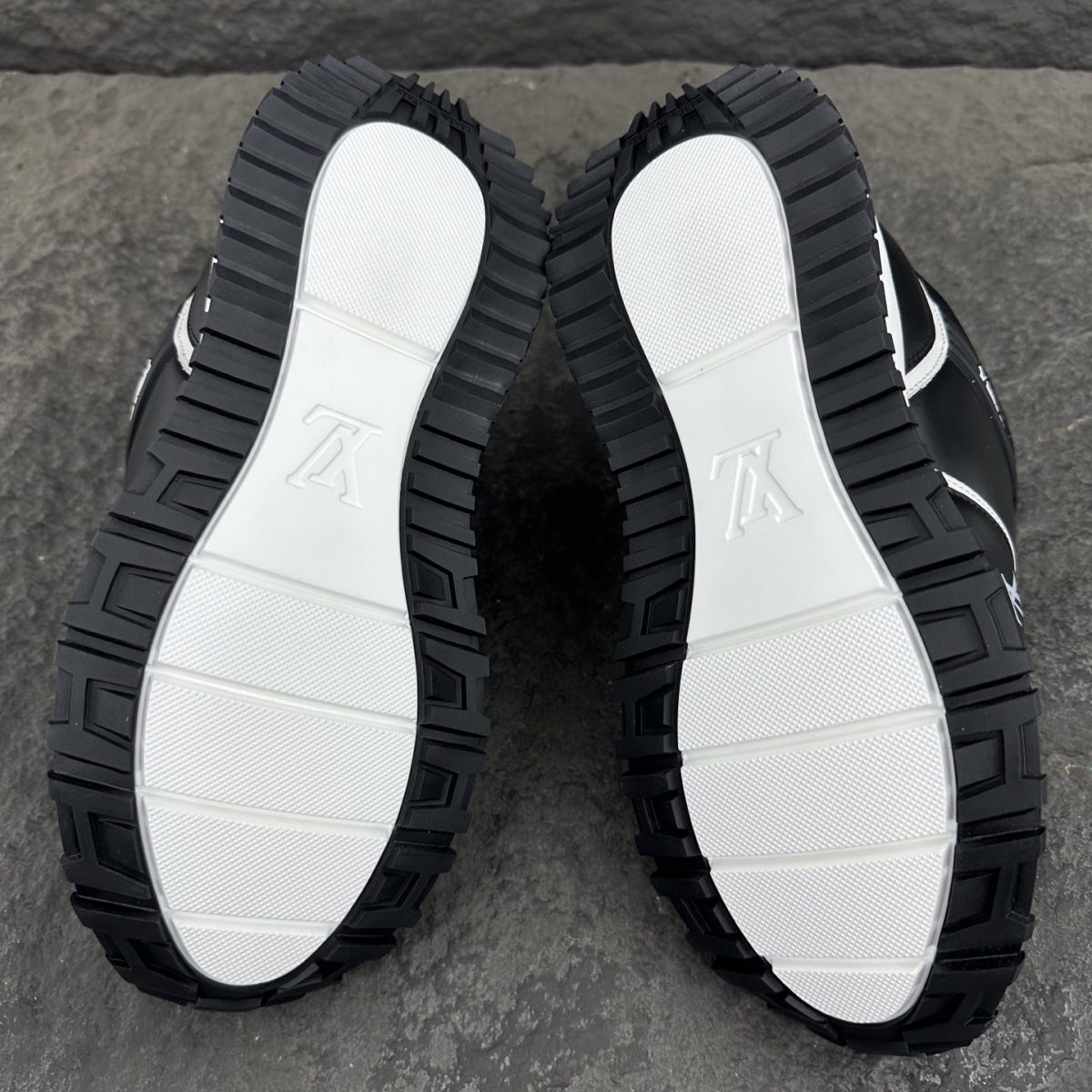 Louis Vuitton Run Away Maxi Sneaker Size 36-46 - Image 6