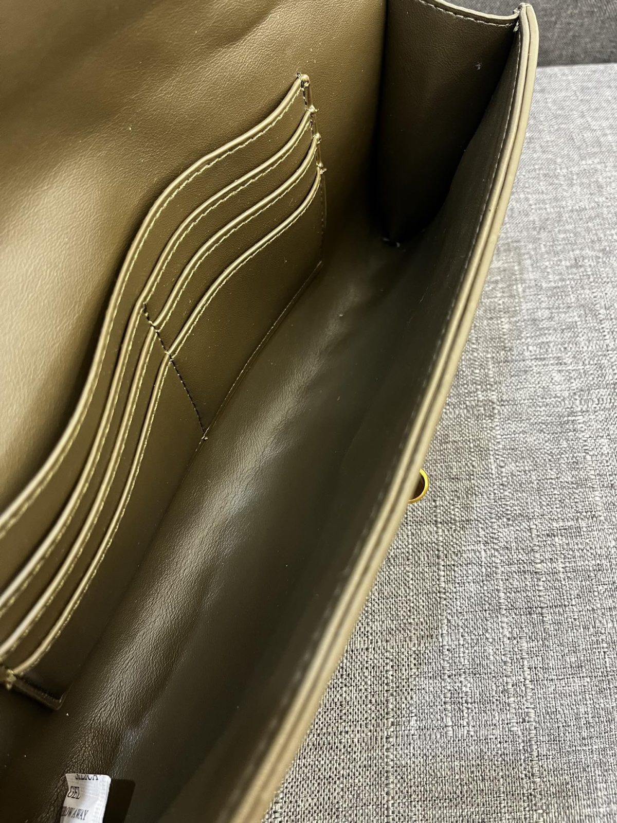 Bottega Veneta Andiamo Clutch 30*13*4cm - Image 7
