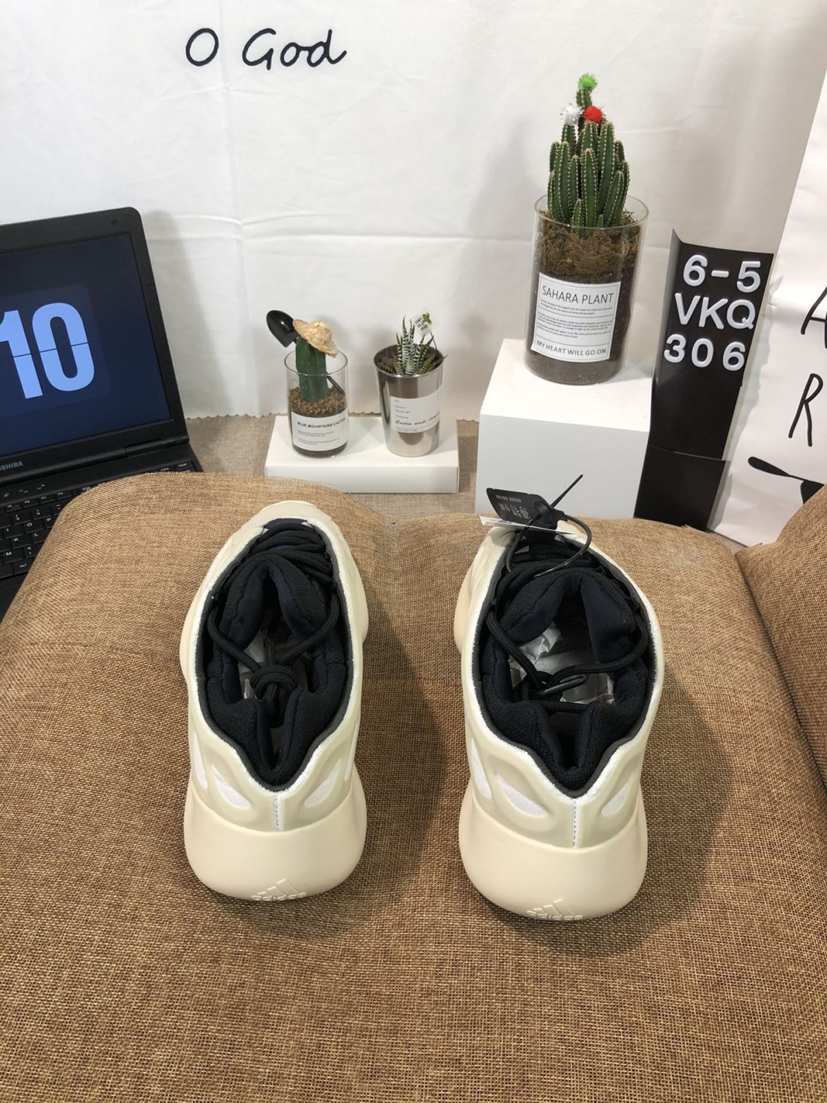 Yeezy 700 V3  Azael  Mens/Women's Sneakers Shoes 36 - 45 - Image 2