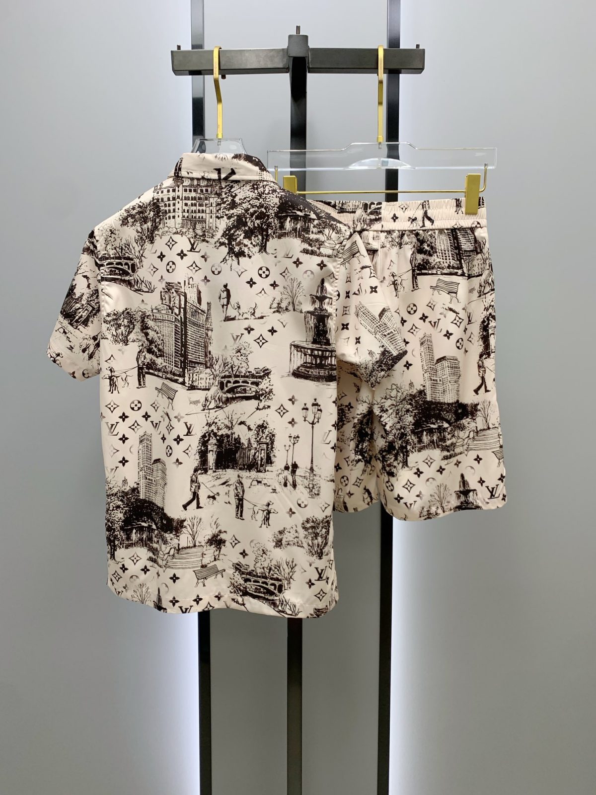 Louis Vuitton Sommeranzug Size M-XXL - Image 11