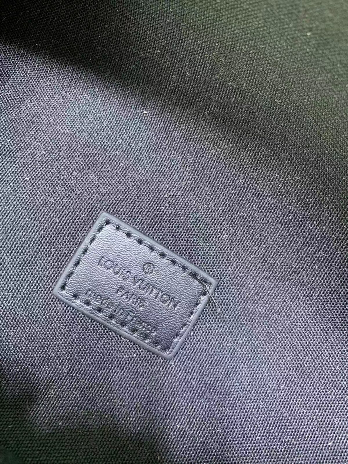 Louis Vuitton Rush Monogram Shadow Men Bags Size 30*15*8cm - Image 8