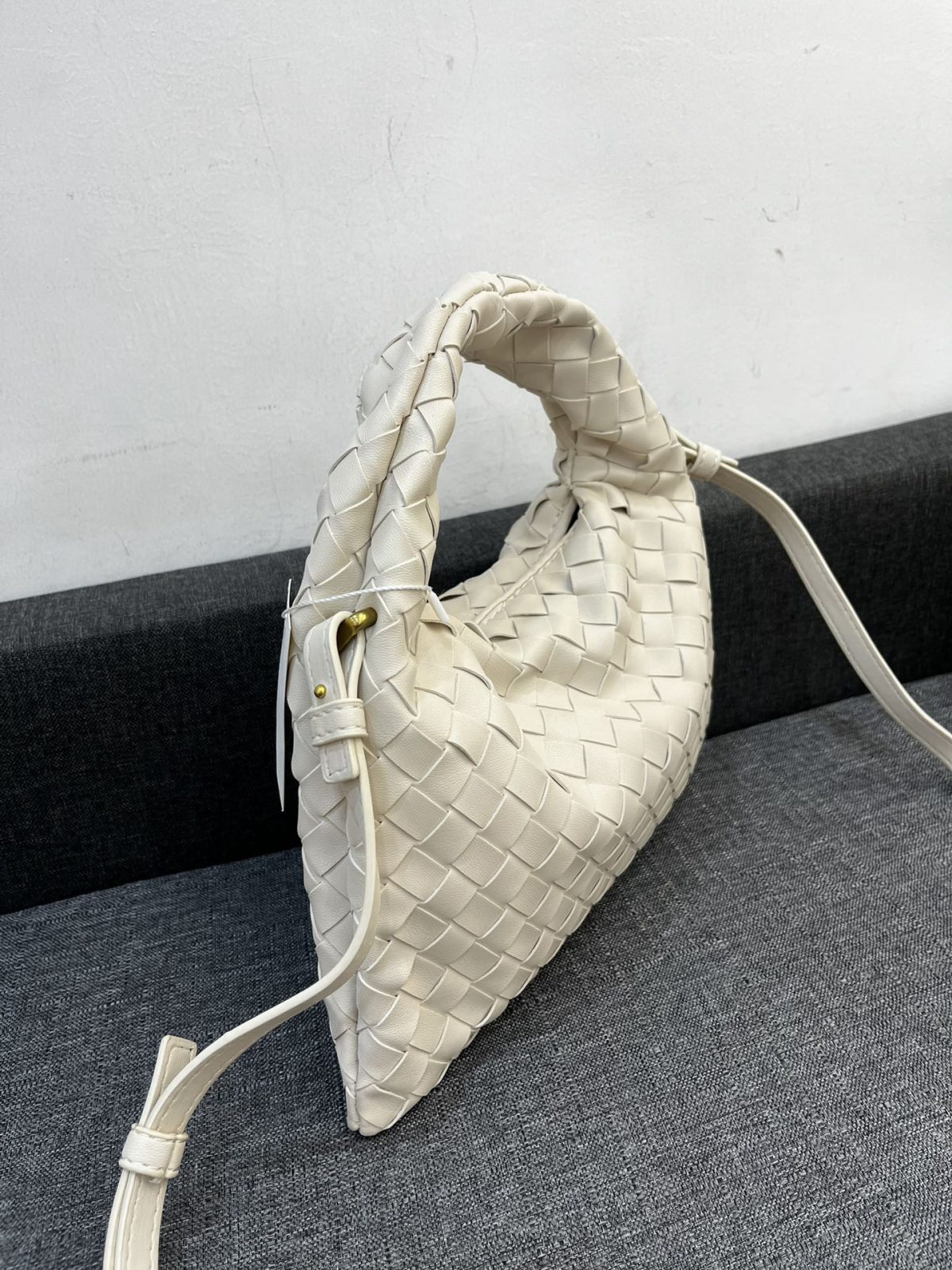Bottega Veneta HO Shoulder Bags 28*17cm - Image 3