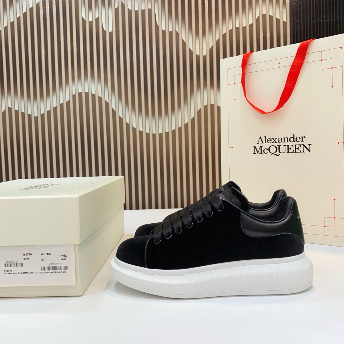 Alexander McQueen OVERSIZED Sneaker Size 35-45 - Image 1