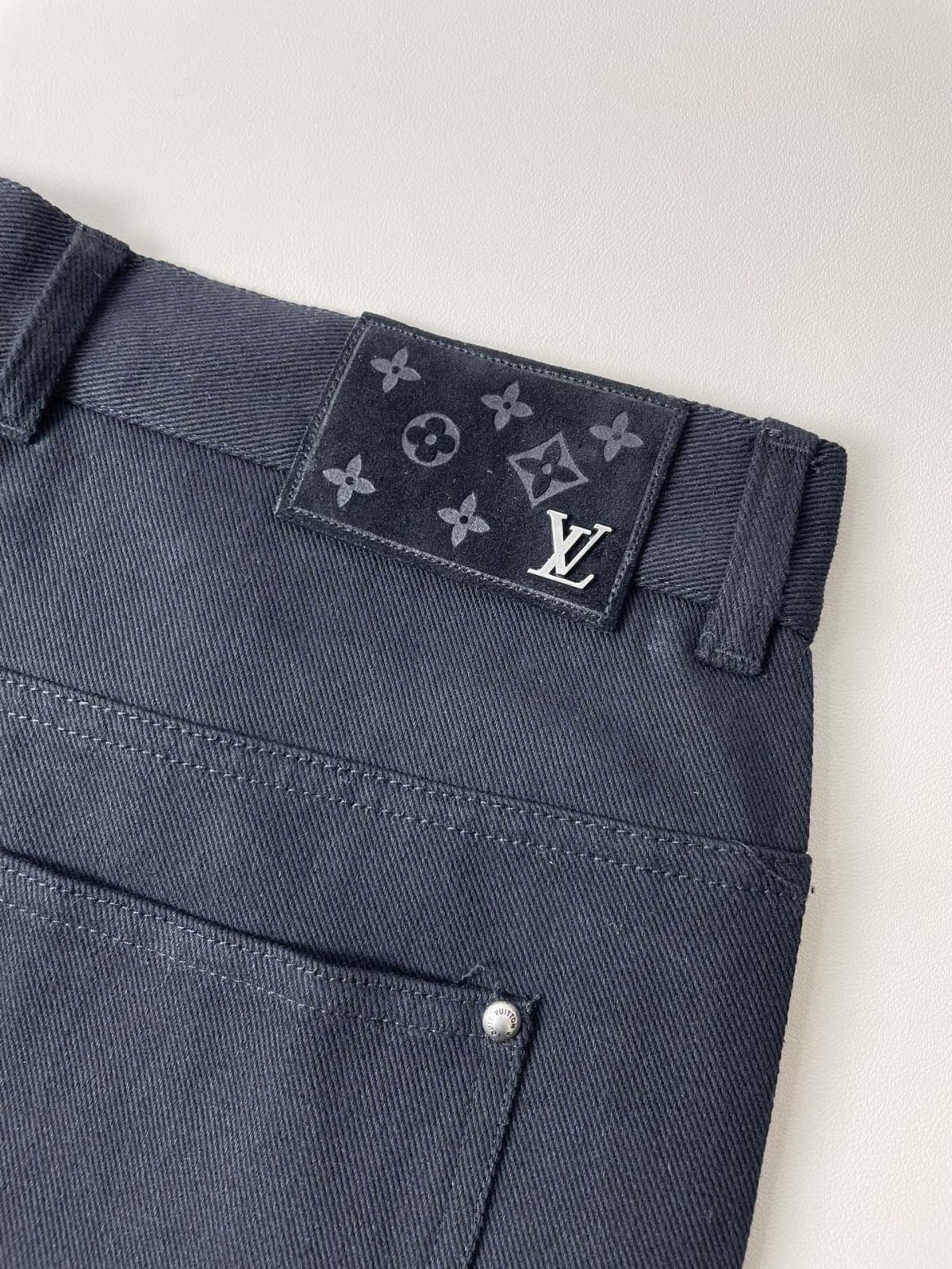 Louis Vuitton Unisex Jeans Size S-XL - Image 7