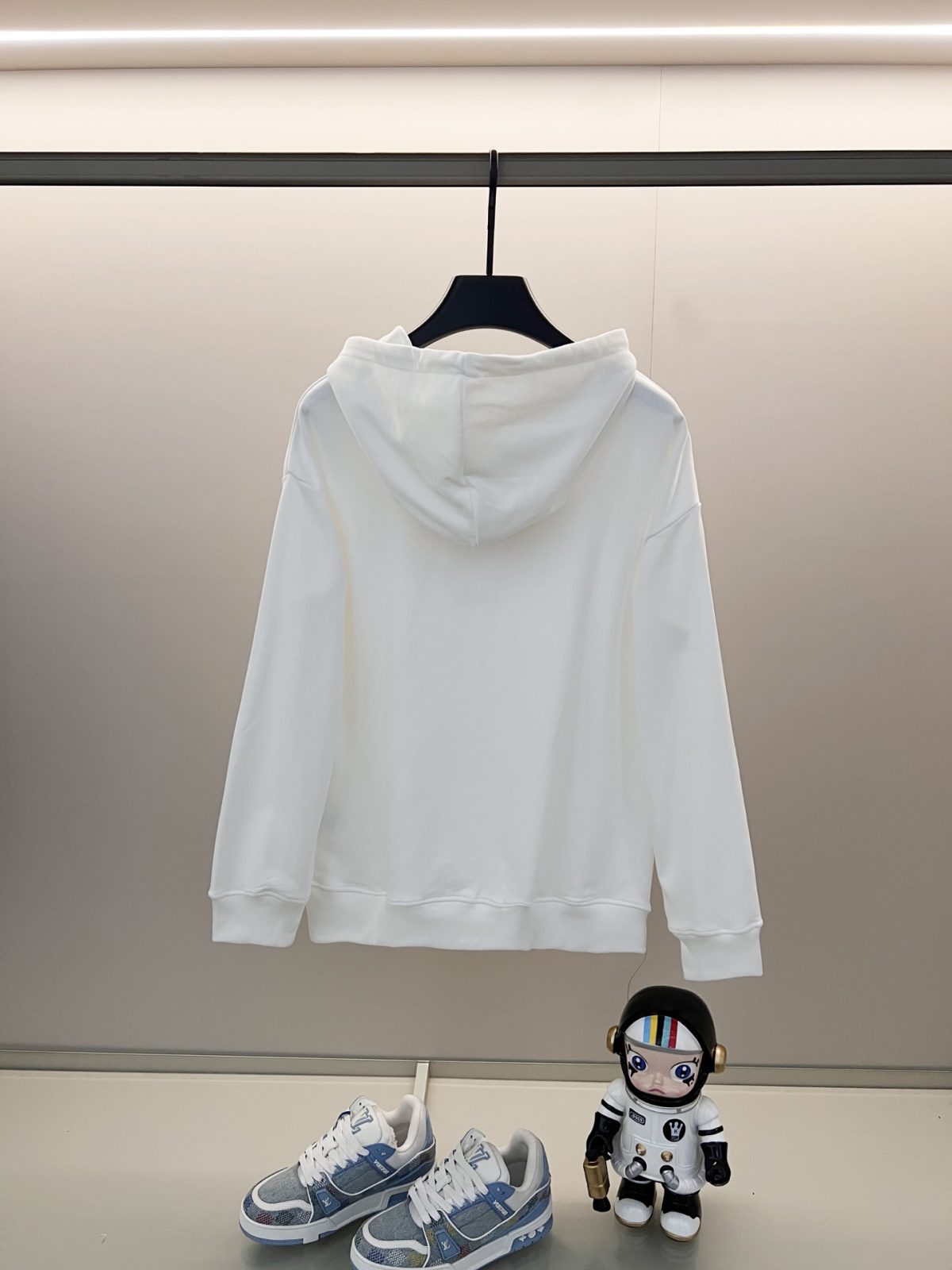 Fendi Unisex Sweatshirt Size S-XL - Image 10